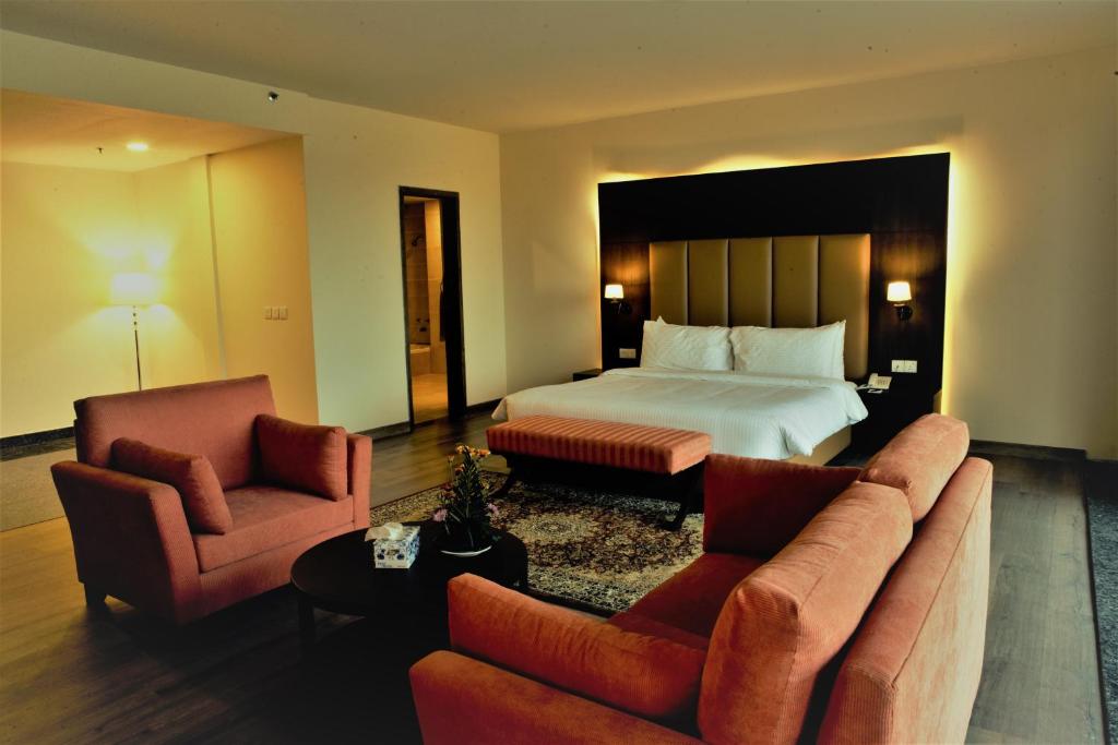 Defence Raya Golf & Country Club, Lahore (updated prices 2025)