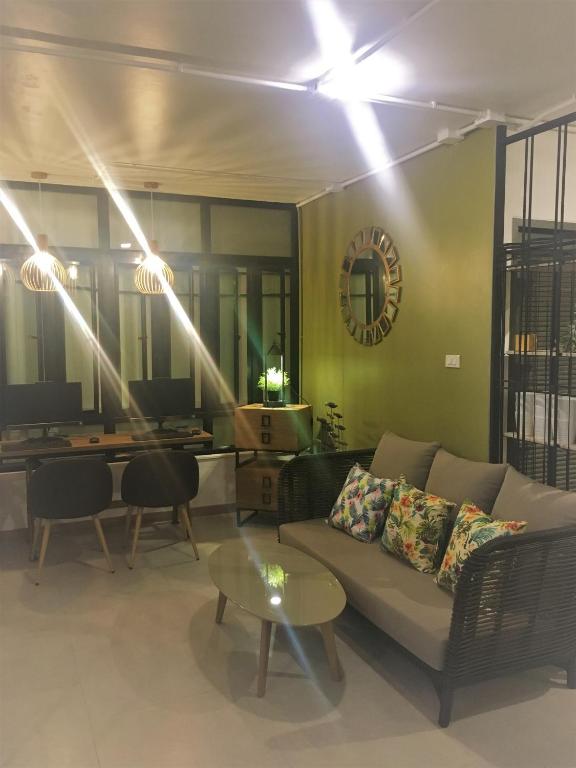 Posezení v ubytování Bangkok Saran Poshtel