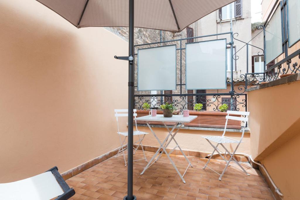 Quiet pied a terre with terrace in Borgo Pio - Apartment