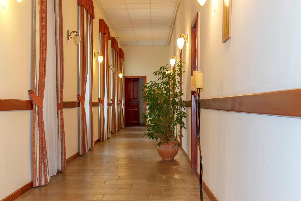 Fotografie z fotogalerie ubytování Pannon Hotel Bejelentkezés 20 óráig, Check-in until 20 o'clock, Einchecken bis 20 Uhr v destinaci Moháč