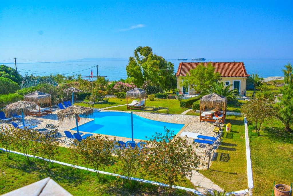 The swimming pool at or close to Xi Village