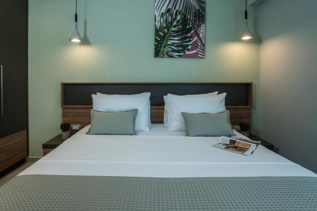 A bed or beds in a room at Mediterranean Luxury Apartment