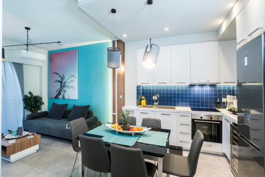 A kitchen or kitchenette at Mediterranean Luxury Apartment