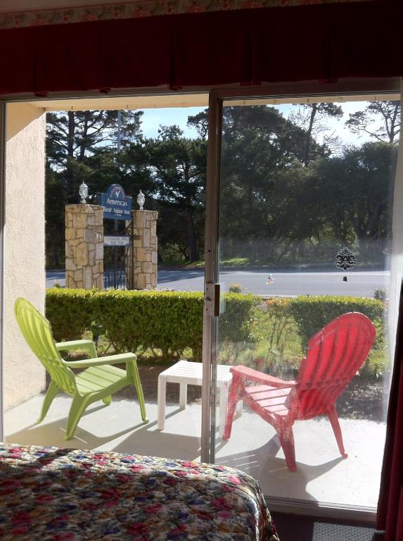 Americas Best Value Presidents Inn on Munras photo