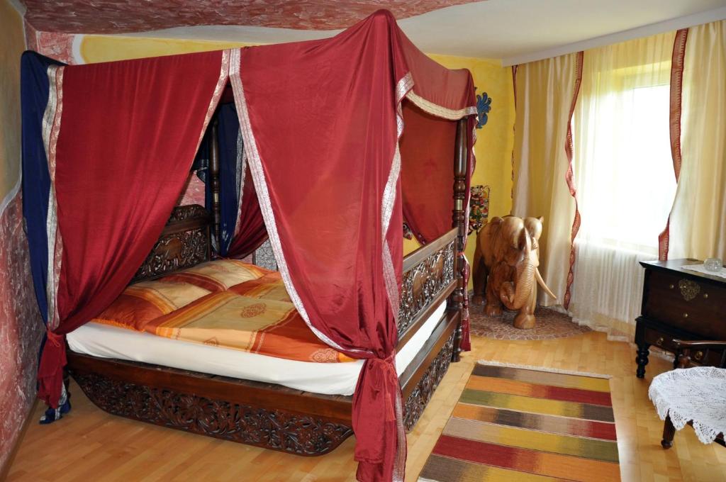 Posteľ alebo postele v izbe v ubytovaní Gästehaus Wachau