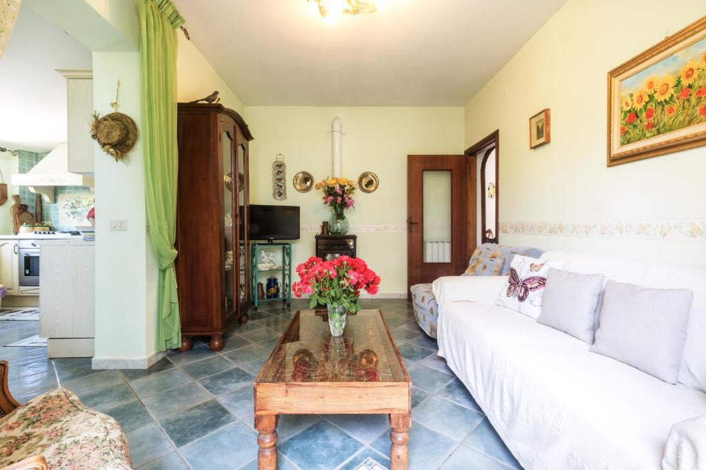 A seating area at Raggio di Sole