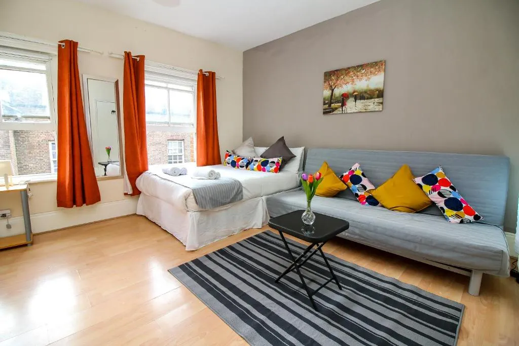 Studio Flat on Brick Lane near Shoreditch London, Londra, Marea Britanie
