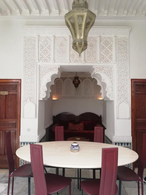 Posezení v ubytování Riad Ben Youssef