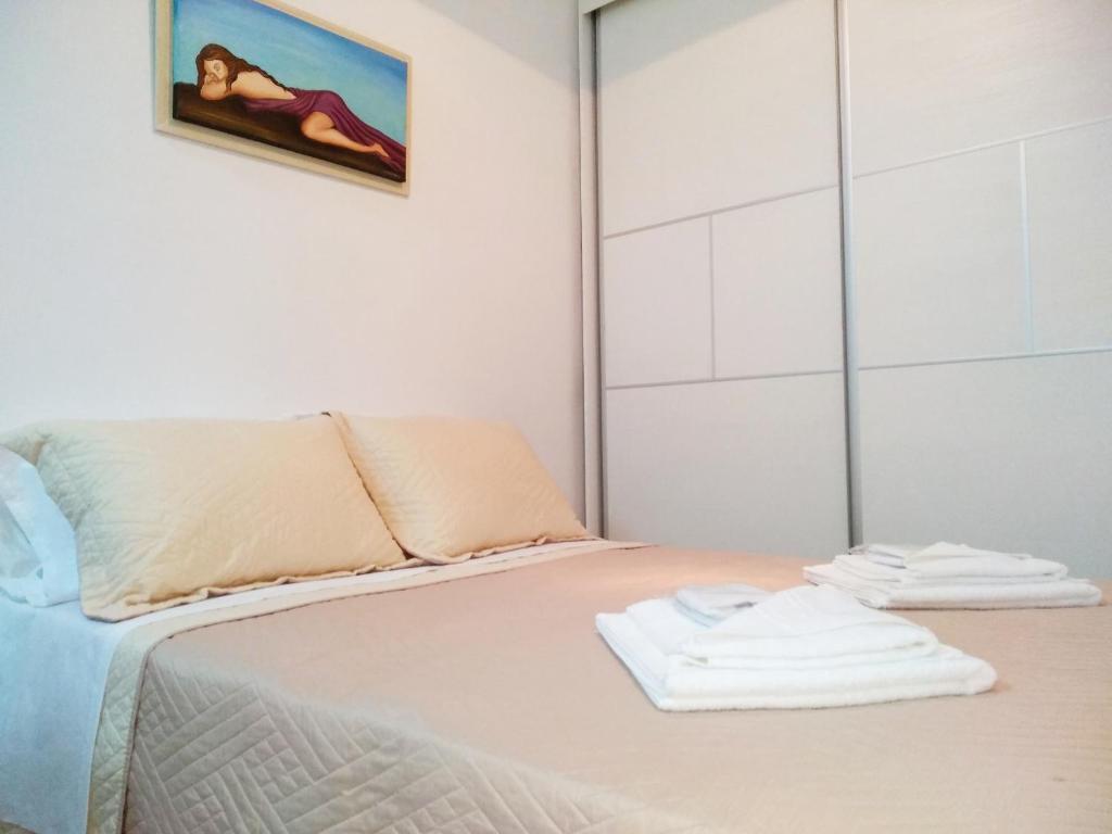 Posteľ alebo postele v izbe v ubytovaní Polymnia's apartment