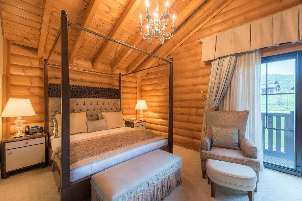 Postel nebo postele na pokoji v ubytování Quba Palace Hotel & Golf Resort