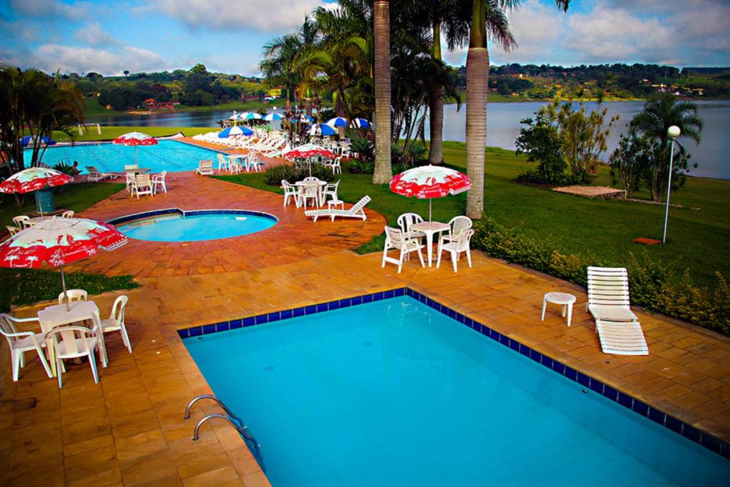  Hotel Península