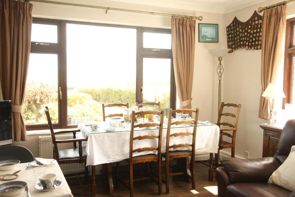 Posezení v ubytování Torine House B&B