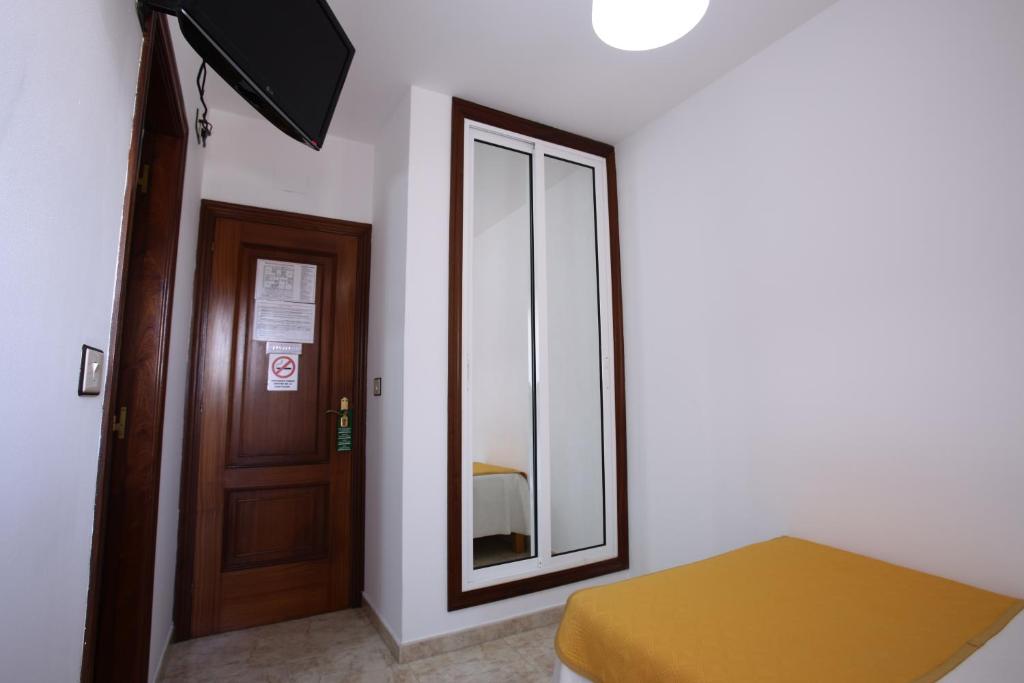 Hostal San Roque - Habitación Individual Con Terraza