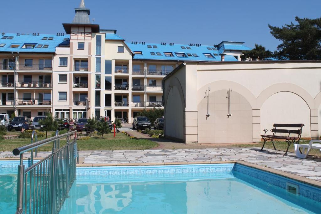 Basen w obiekcie Apartament "Zacisze" lub w pobliżu