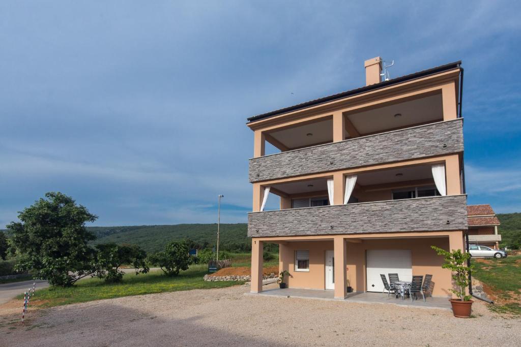 Budynek, w którym mieści się apartament