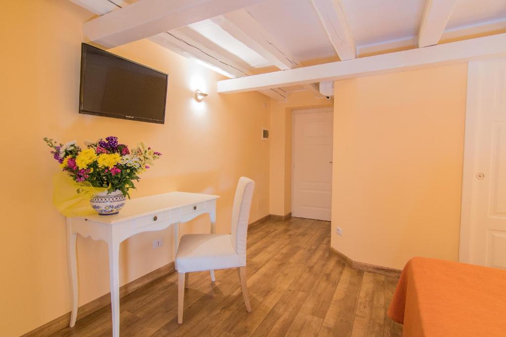 TV a/nebo společenská místnost v ubytování B&B Apollo