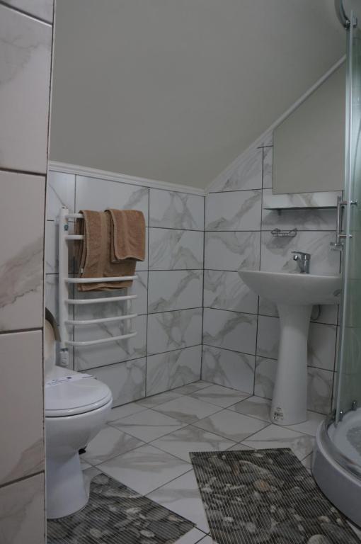 Koupelna v ubytování Guest House Smerichka