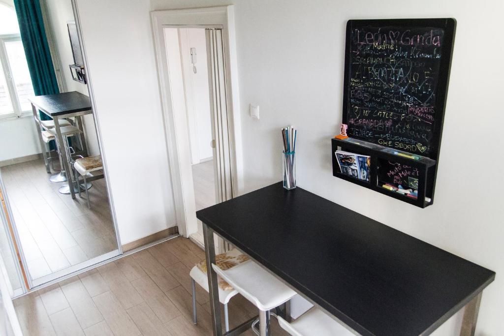 Kuchyňa alebo kuchynka v ubytovaní Queen Bed Central Budapest