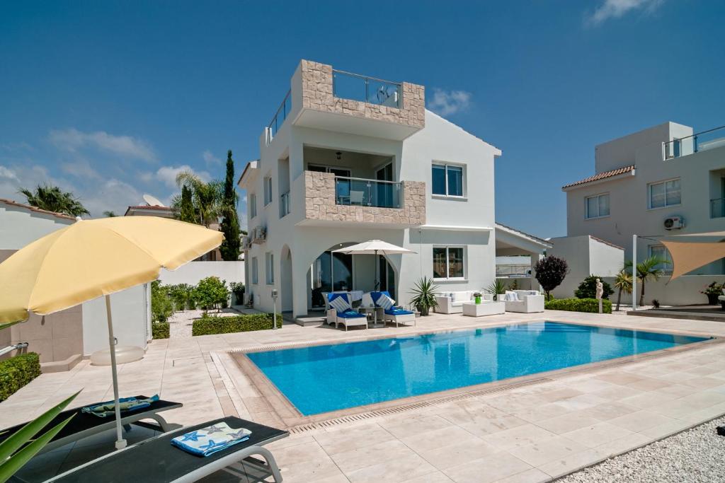 Gallery image of Villa Verdi: Luxury villa with private pool in Peyia