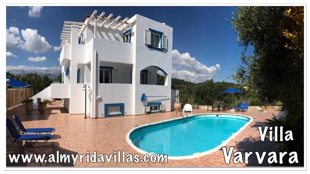 Πισίνα στο ή κοντά στο Villa Varvara in Almyrida slechts 350m vanaf het strand - Auto huren niet nodig - Gratis Samariakloof