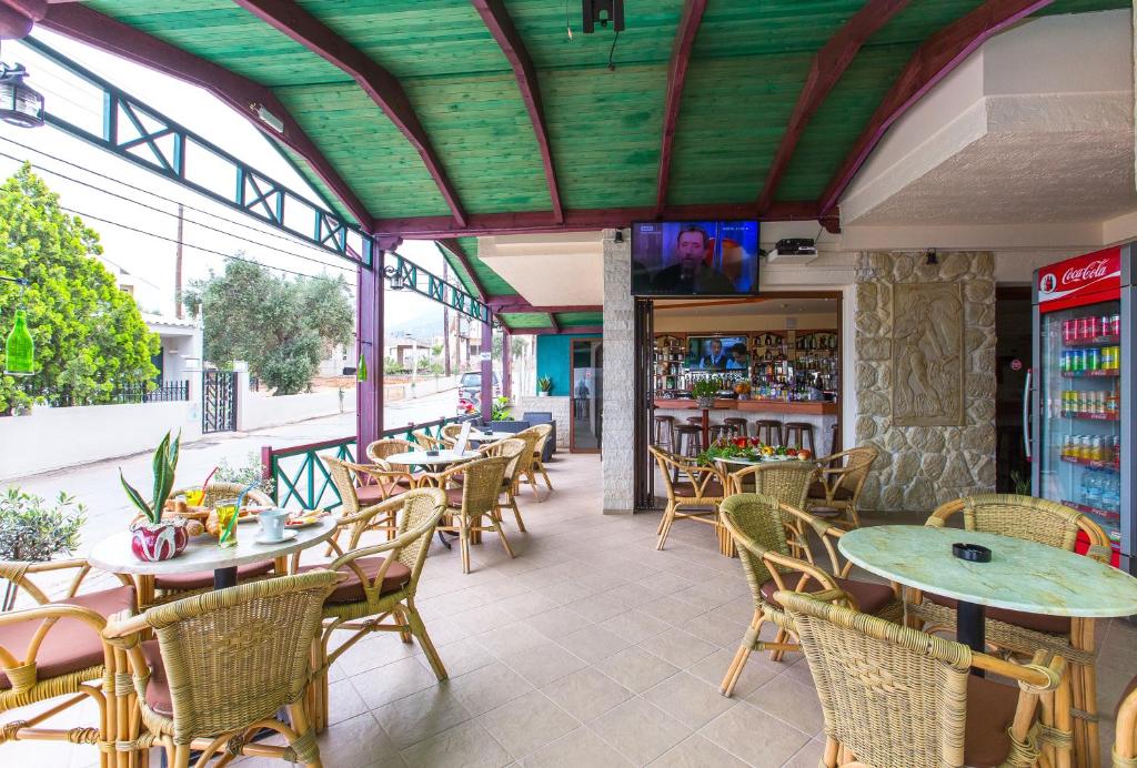 Restaurace v ubytování Litsa Studios