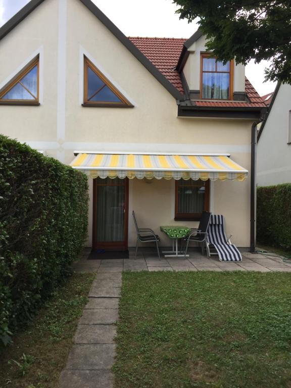 Zahrada ubytování Familien Chalet mit direktem Bademantelgang zur Therme