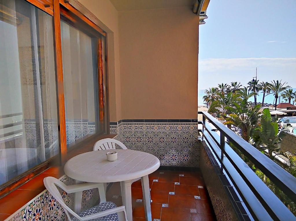 Balkón alebo terasa v ubytovaní Elizabeth Beach Apartment with Seaviews!