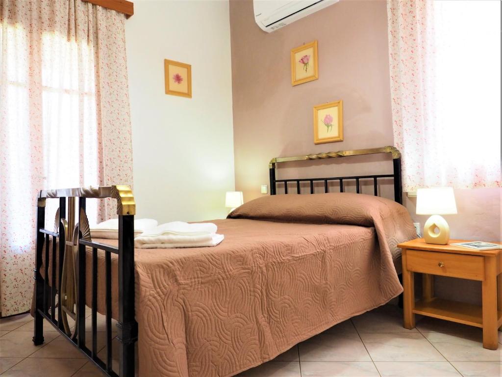 Posteľ alebo postele v izbe v ubytovaní Traditional Cretan Villa