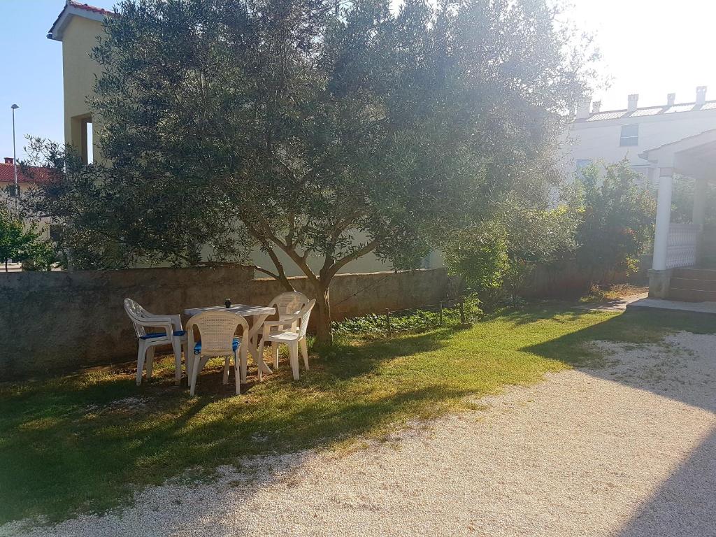 Vonkajšia záhrada v ubytovaní Apartment Monica