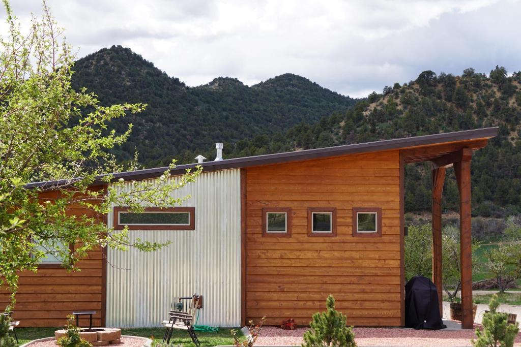 Gallery image of Apple Hollow Cabins in Glendale