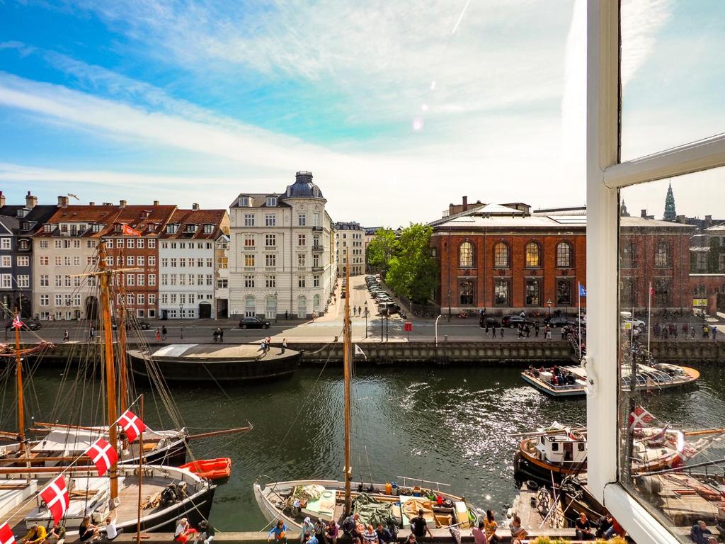 Colourful Nyhavn Experience - Apartment