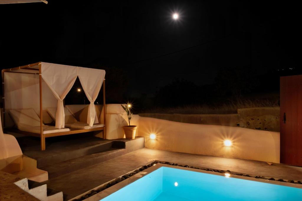 Bazén v ubytování Abelis Canava Luxury Suites nebo v jeho okolí