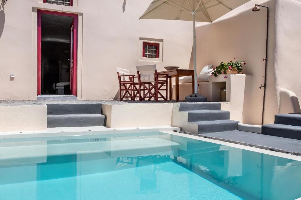 Bazén v ubytování Abelis Canava Luxury Suites nebo v jeho okolí