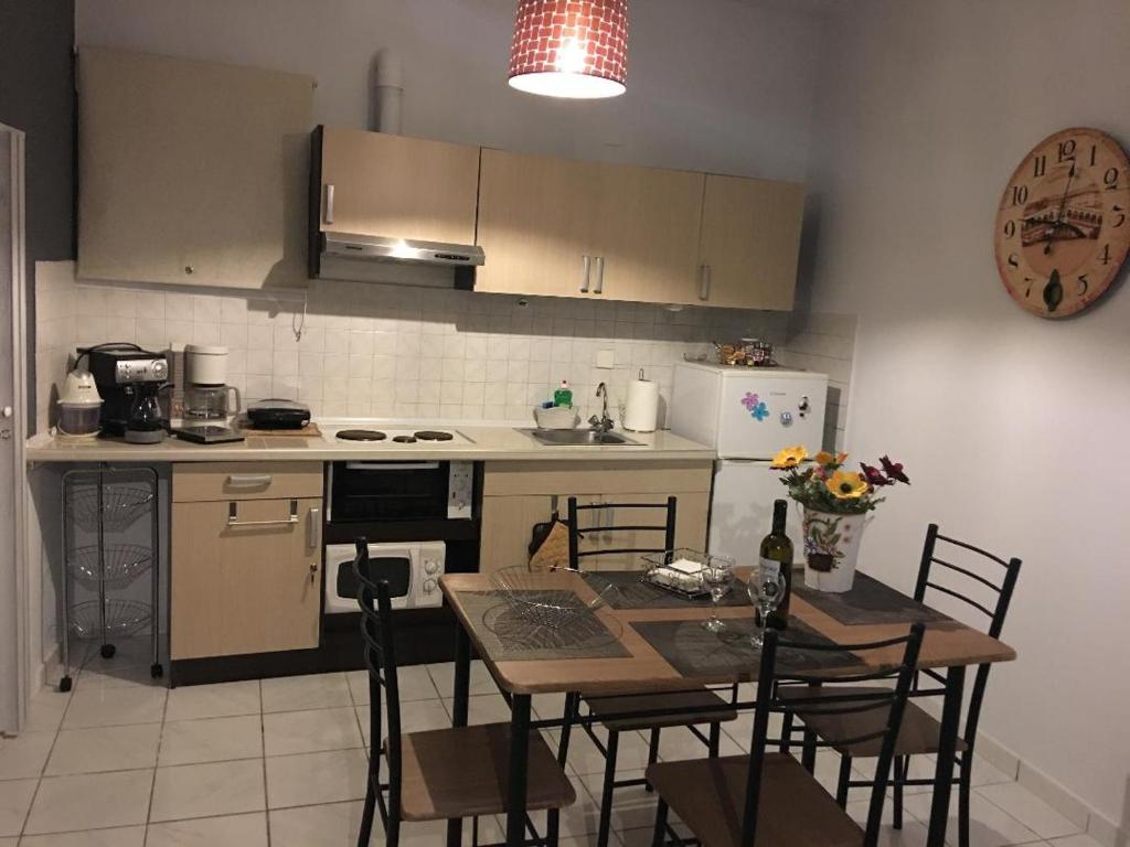 Kuchnia lub aneks kuchenny w obiekcie Villa NOTOS
