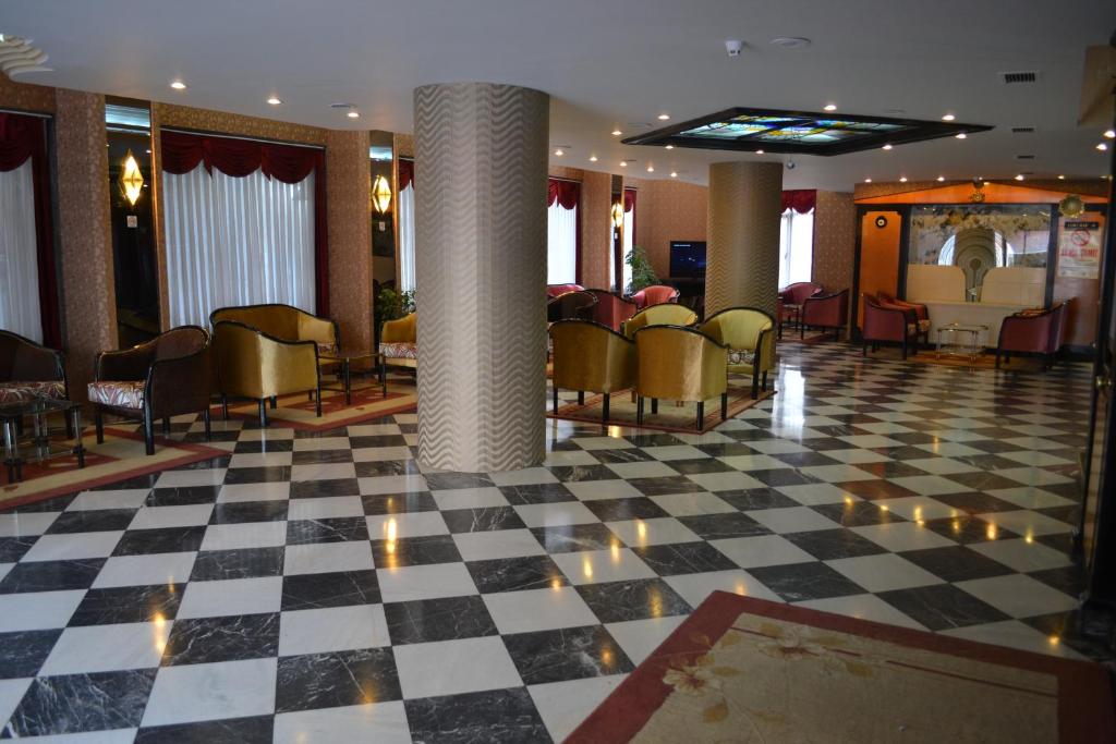 Зона вітальні в Tayhan Hotel