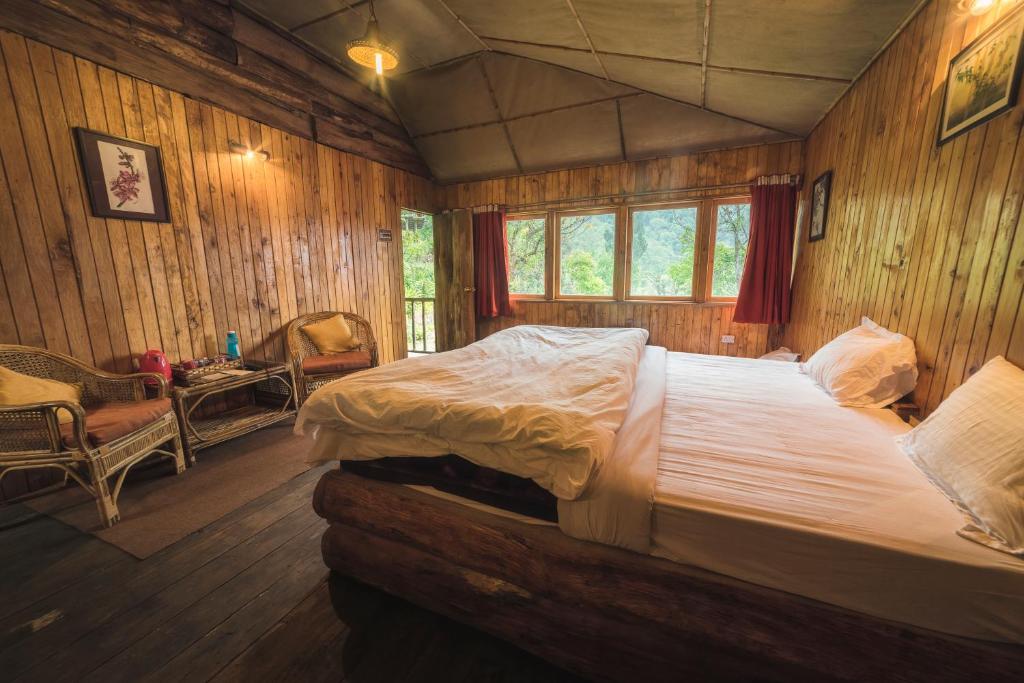Munlom Nature Resort - Deluxe Double Or Twin Room With Balcony