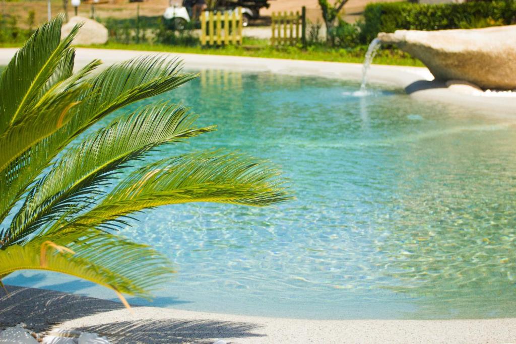 The swimming pool at or close to Case Vacanze Pietragrande