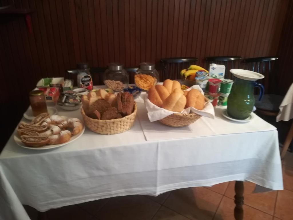 Jídlo v penzionu nebo okolí
