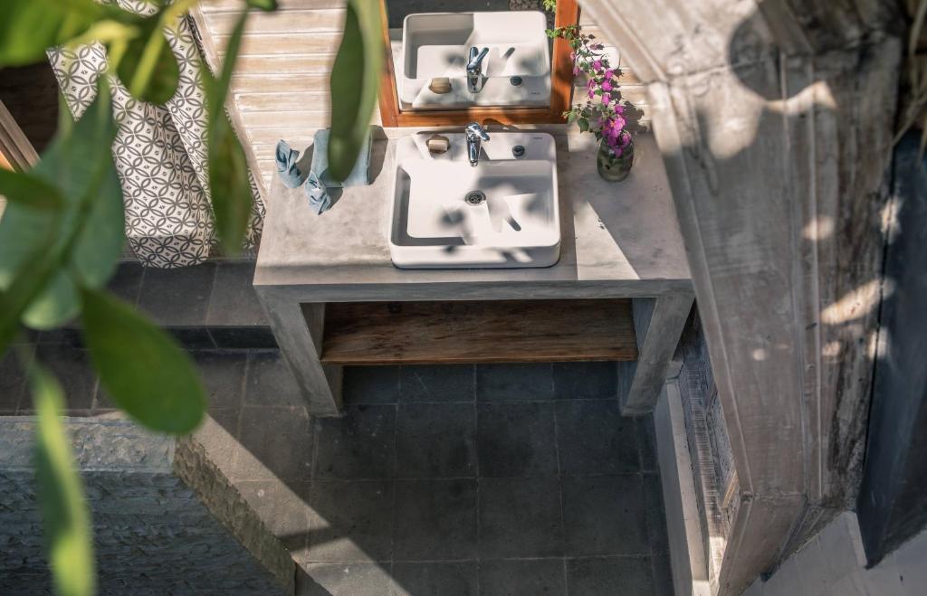 Flowers & Fire Yoga Garden - 4