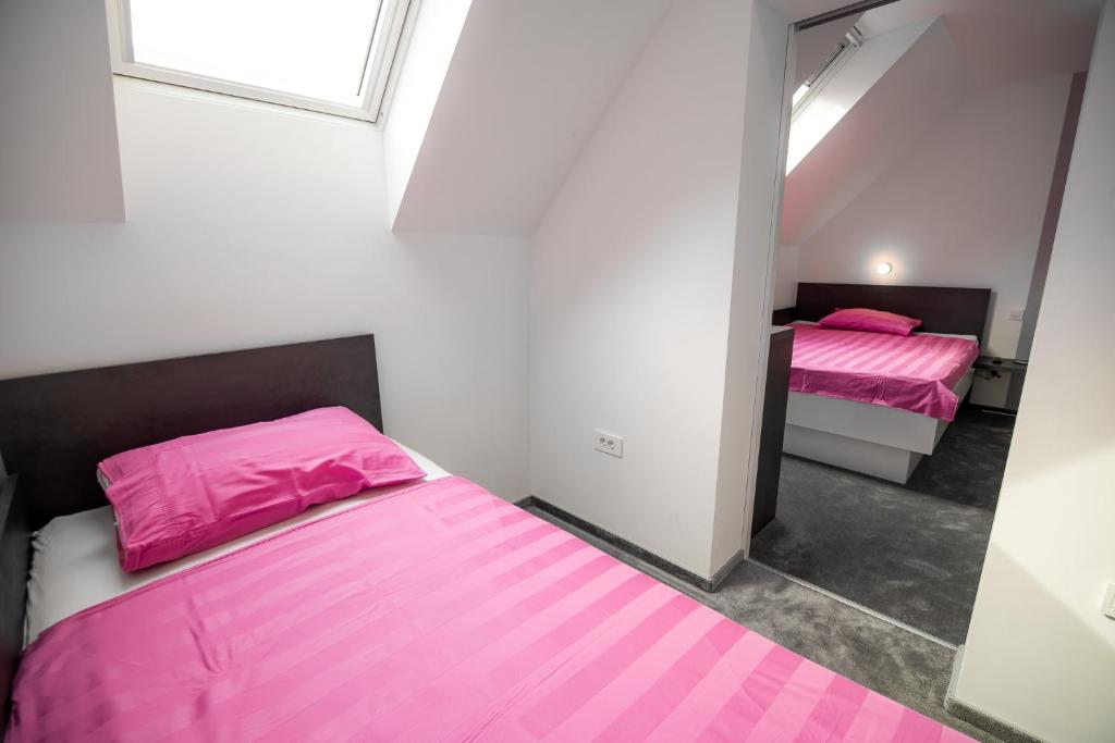 Postel nebo postele na pokoji v ubytování Golf apartment with SPA tickets discount