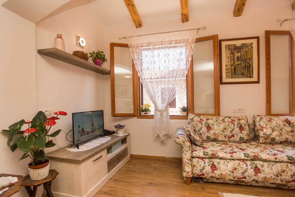 Telewizja i/lub zestaw kina domowego w obiekcie Apartment Premsai