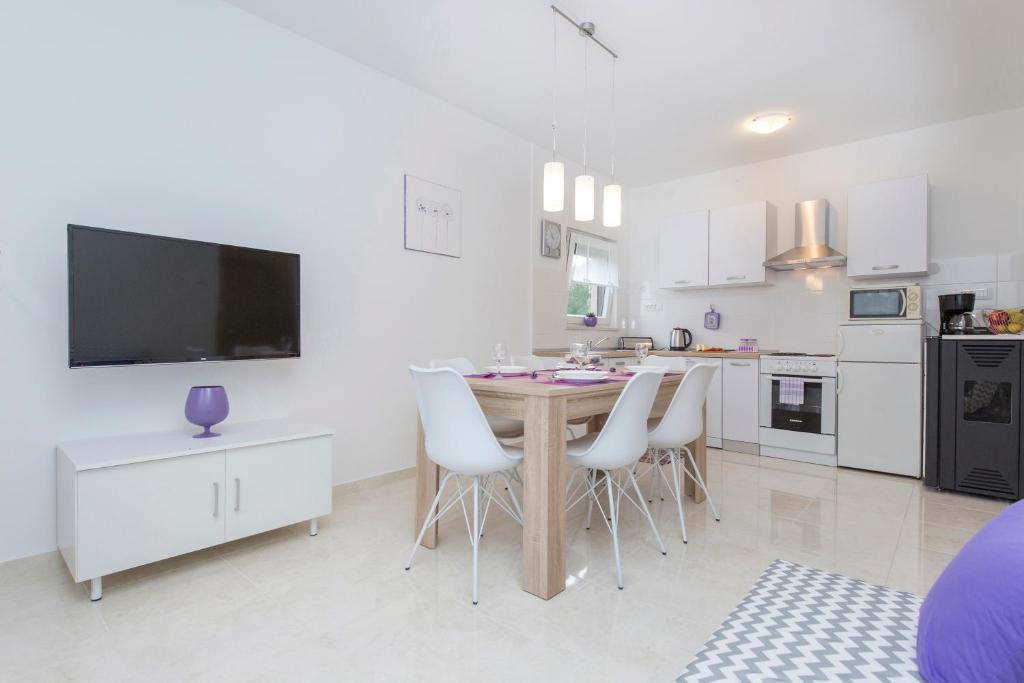 Η κουζίνα ή μικρή κουζίνα στο Brankica apartaments