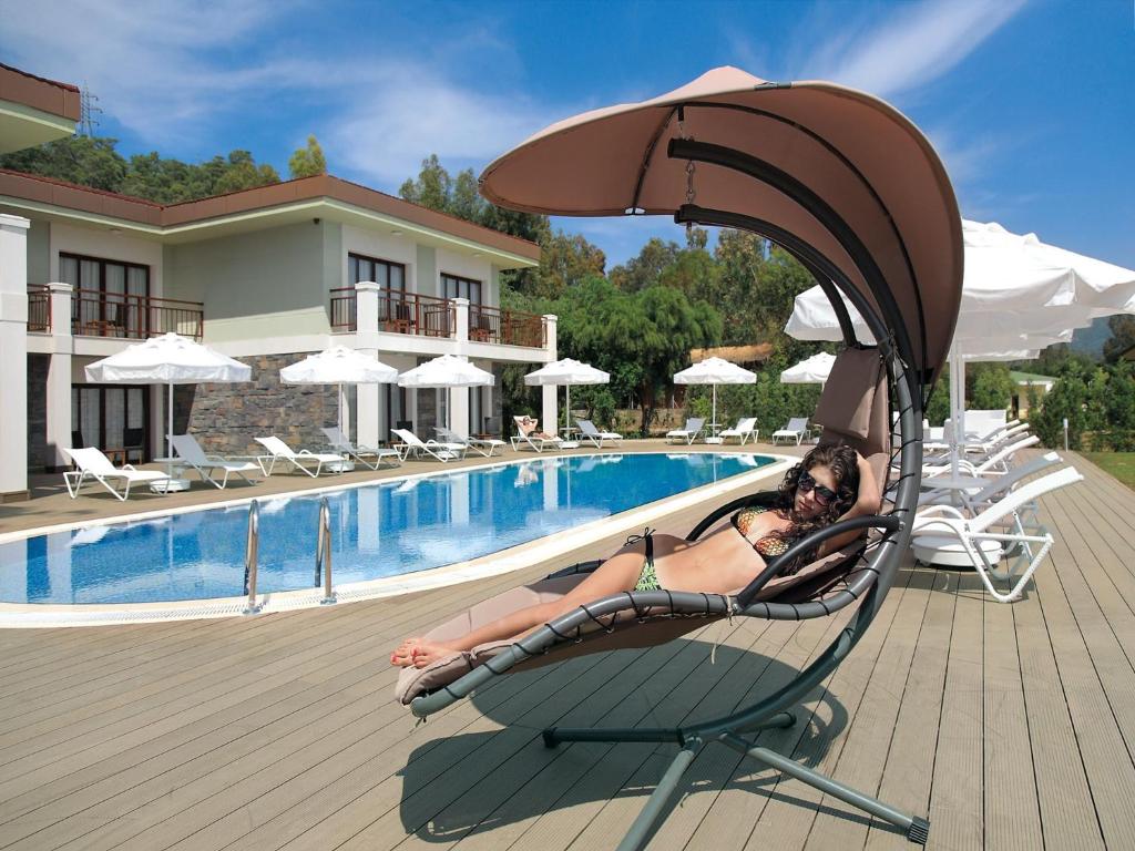 Bazén v ubytování Fortezza Beach Resort nebo v jeho okolí