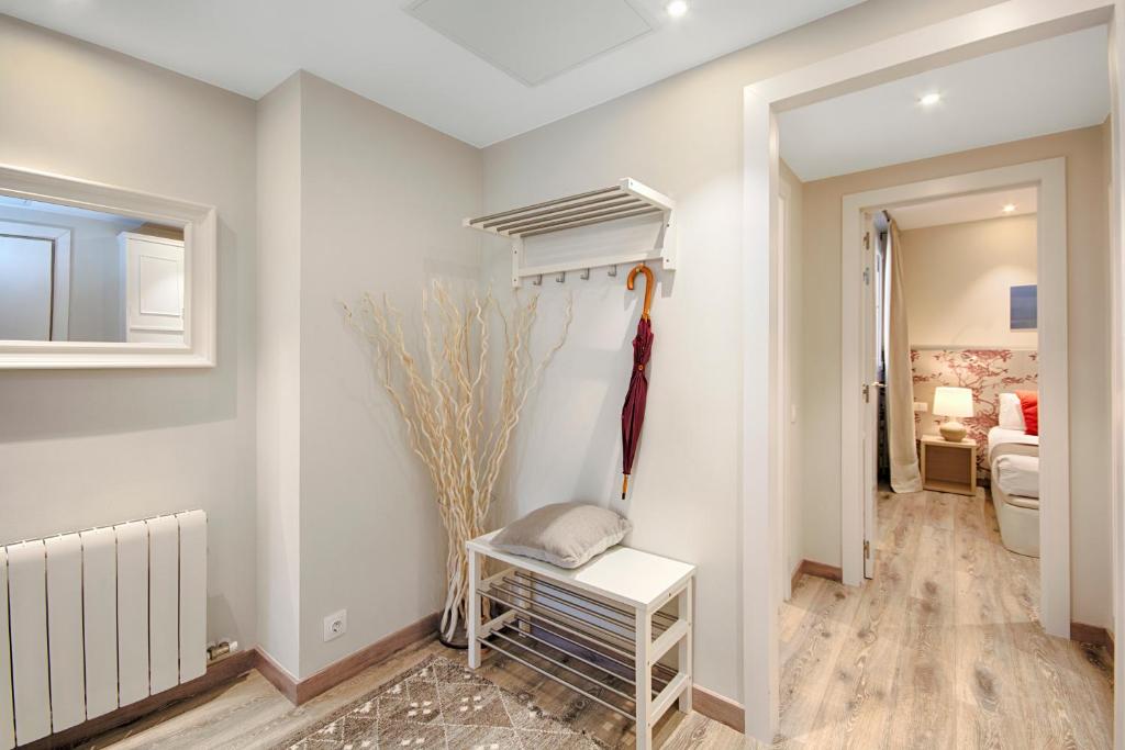 Eixample Building Apartments by Mercedes Heritage - 14