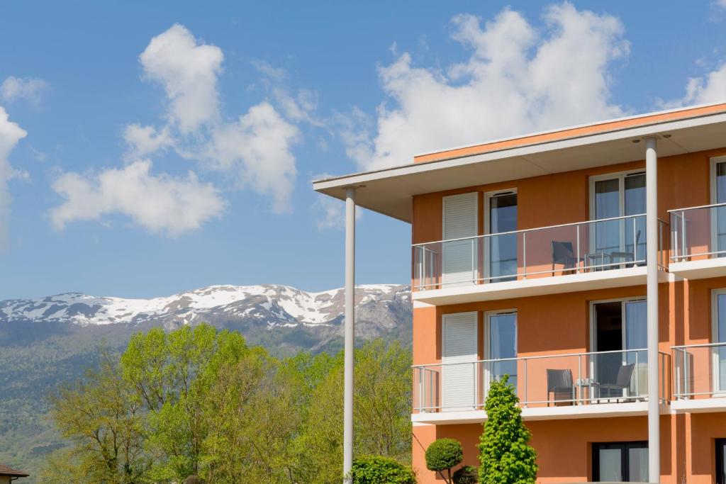 Nespecifikovaný výhled na hory nebo výhled na hory při pohledu z aparthotelu