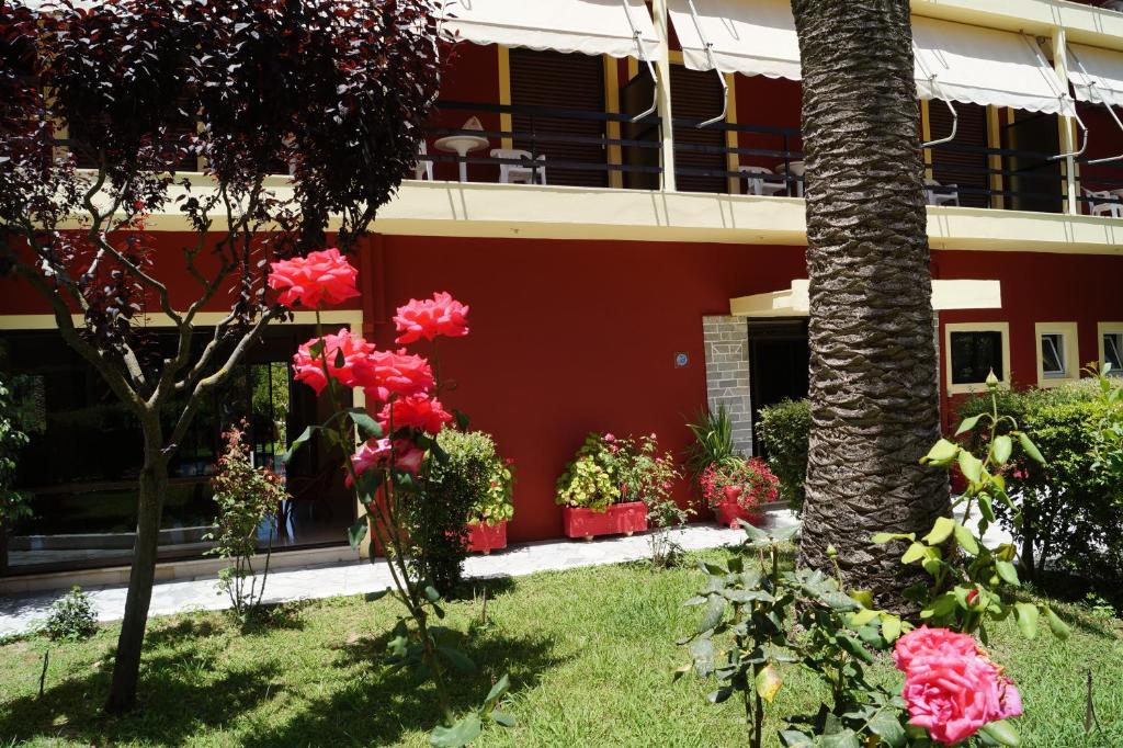 Zahrada ubytování Brati - Arcoudi Hotel