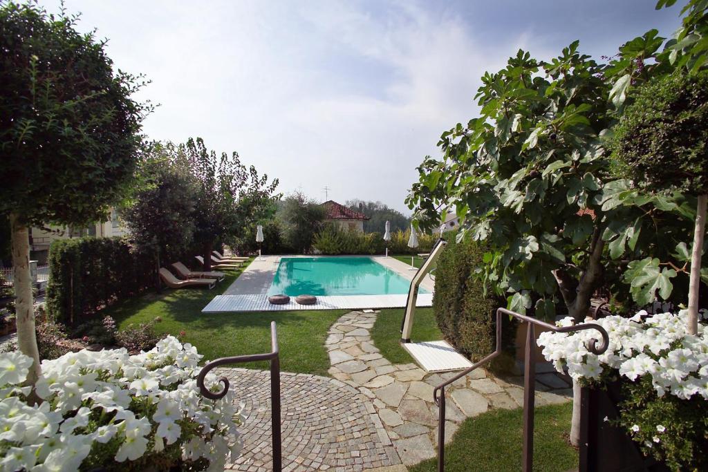 Bazén v ubytování Corte Gondina Boutique Hotel nebo v jeho okolí