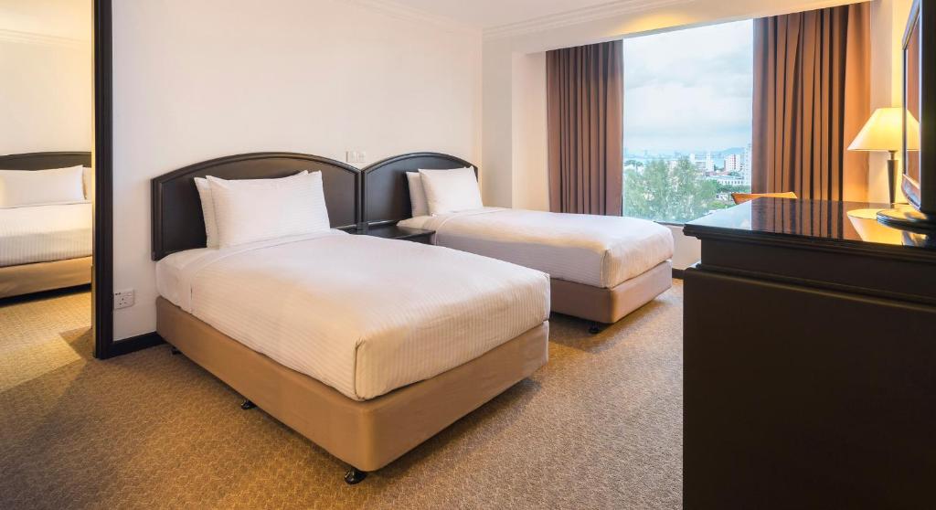 Bayview Hotel Georgetown Penang - Family Room