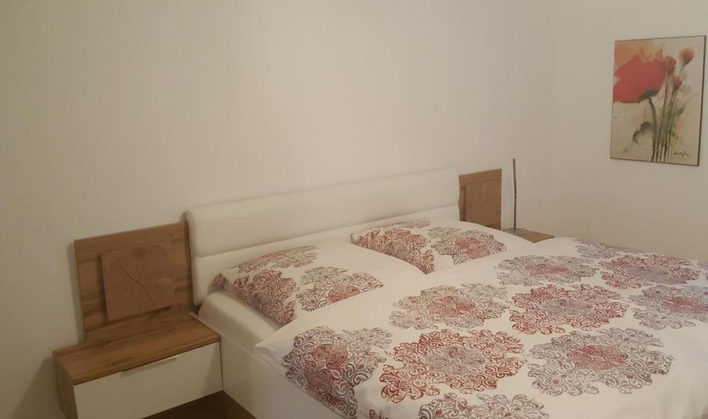 Postel nebo postele na pokoji v ubytování F E R I E N W O H N U N G "Am Halbenstein" mit Garten