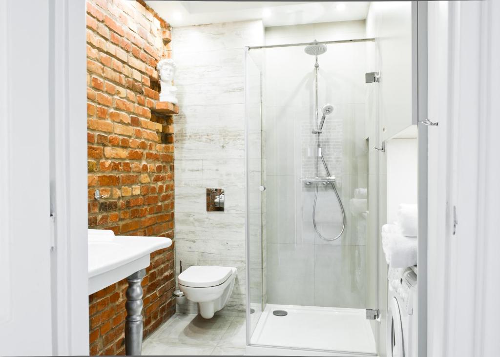 Kúpeľňa v ubytovaní Red Brick Old Town Apartment